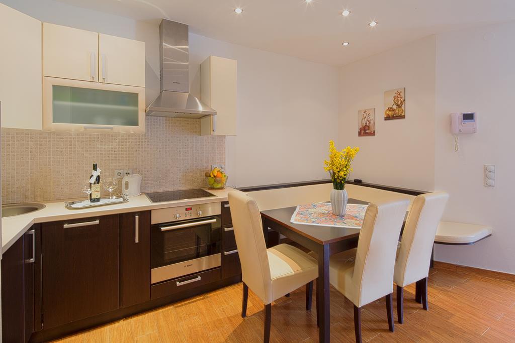 Montelux Apartments Budva Bilik gambar