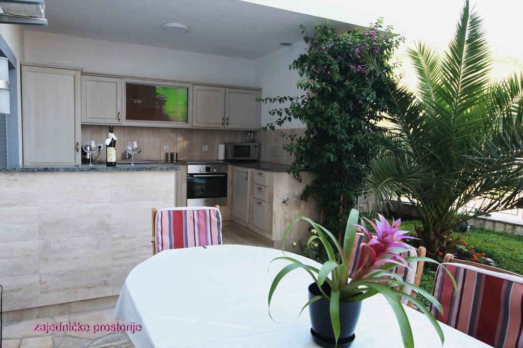 Montelux Apartments Budva Bilik gambar