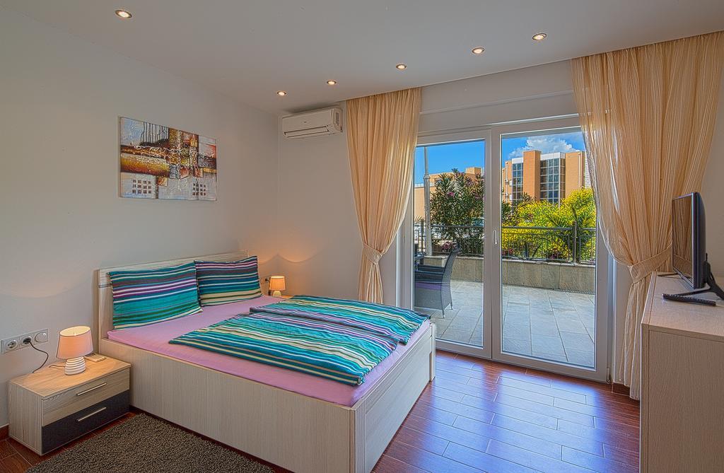 Montelux Apartments Budva Bilik gambar
