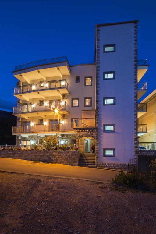 Montelux Apartments Budva Bilik gambar