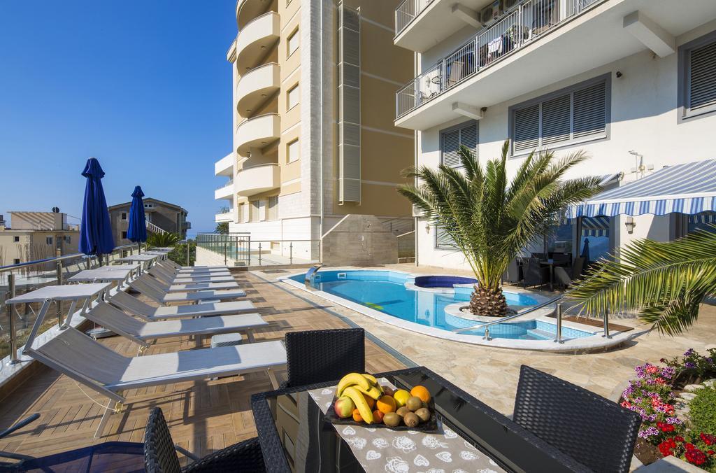 Montelux Apartments Budva Luaran gambar