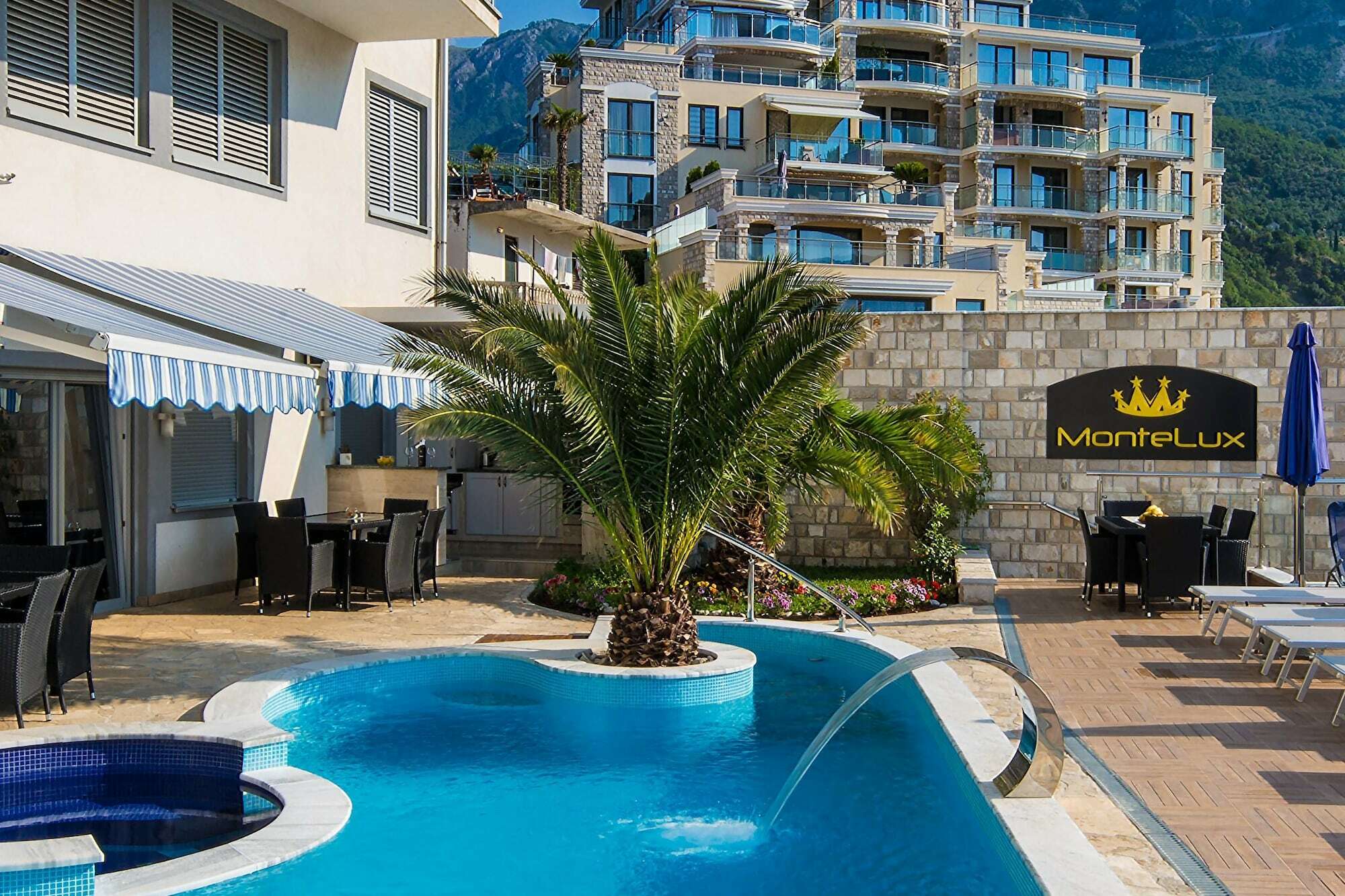Montelux Apartments Budva Luaran gambar